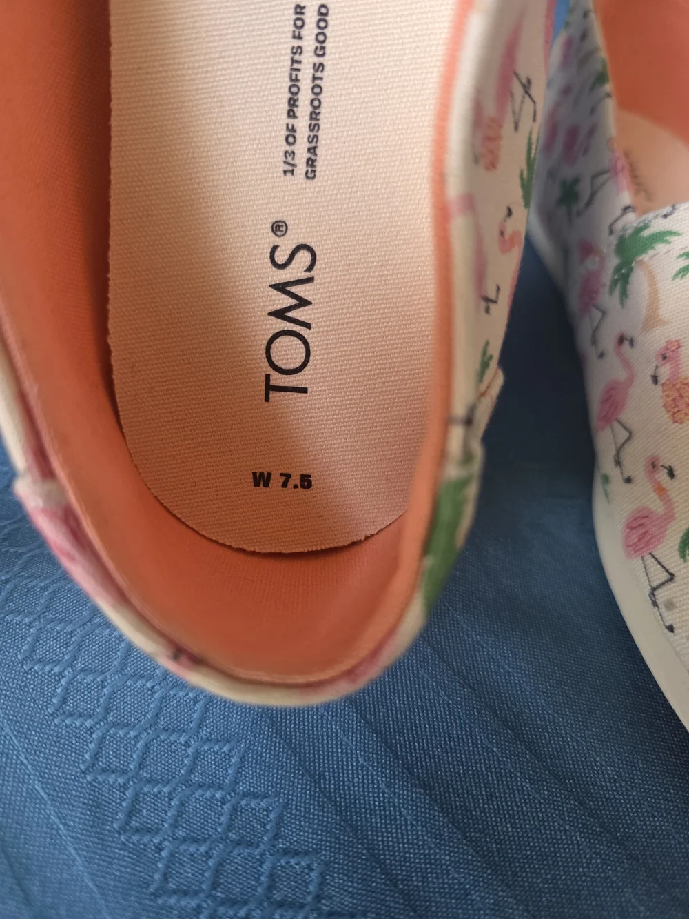 TOMS Flamingo Palm Tree Canvas Slip‑Ons Women’s 7.5 Tropical Summer